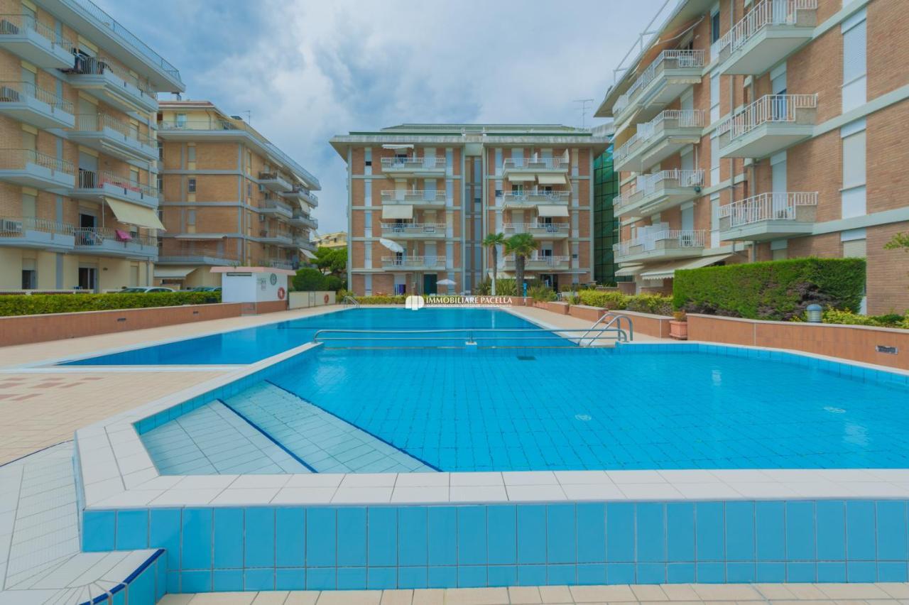 Residence Puerto Del Sol Immobiliare Pacella Lido di Jesolo Eksteriør billede